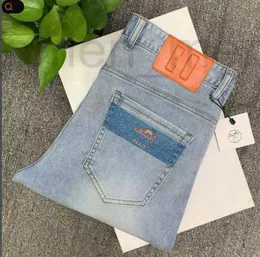 Herren Jeans Designer Jeans für Männer Spring New Herren kleiner gerader Röhrchen Slim Fit Elastic Vielseitige Jugend Koreanische Modehose Asien Größe 28-42