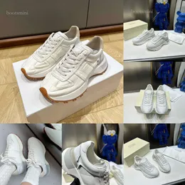 2024 Новые женские дизайнерские уличные кроссовки Summer Walk MM6 Top Vintage Sneaker Margiela Man Роскошные замшевые лоферы Daddy Maison на платформе Кожаные туфли