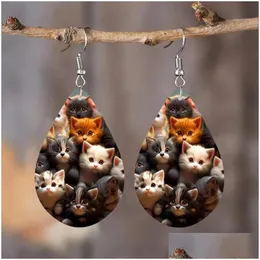 Dangle Chandelier أقراط Somesoor Cute Animal Series Jewelry - Cartoon Puppy Hitten Cow Pattern Print Wooden Teardrop for Girls Otkej