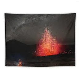 Arazzi Eruzione del vulcano Kilauea sotto le stelle.Arazzo per la casa e il comfort Decoratore per la stanza Cose carine sul muro