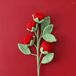 装飾的な花DIY編みマルチヘッドローズ人工花かぎ針編みフェイクシングルブーケバレンタインデーギフトウェディングホームテーブル装飾