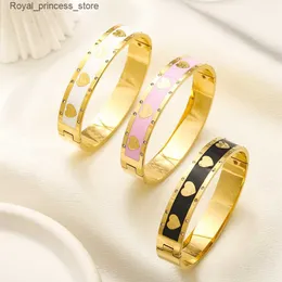 Charme pulseiras marca designer letras s bonito amor coração banhado a ouro staiess aço sorte manguito pulseiras mulheres meninas festa de casamento charme pulseiras jóias presente q240321