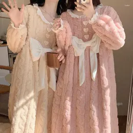 Kvinnors sömnkläder Autumn Winter Warm Coral Fleece Nightgown Women Kawaii Robe Bathrobe Long Sleeve Flanell Loungewear Thick Pyjamas