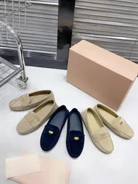 Sıradan Ayakkabı Erken Bahar 2024 Pist Modeli Vintage Yaşlı Süet Deride Altın Para Sinsi Loafers Giymek için rahat ve şık çok yönlü.