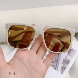 2 Stück Mode Luxus Designer 2022 neue GM koreanische Herren und Damen gleiche Sonnenbrille Trendbox Mode Reisnagel personalisierte Sonnenbrille