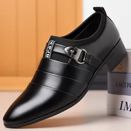 Klasyczne skórzane buty dla mężczyzn poślizgnij się na spiczastym palcach Oxfords Formal Wedding Party Office Busines