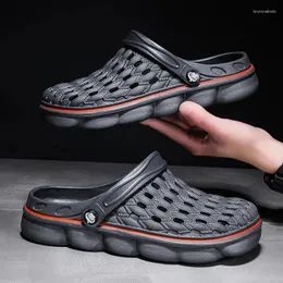 Casual skor 2024 män kvinnor tofflor utomhus sandaler hem trädgård bekväma unisex mode strandtrockar vatten zapatos hombre