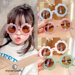 2 Stück Mode Luxus Designer Sonnenblume Kinder Sonnenbrille Baby Mode Blume Sonnenbrille Mädchen Anti UV Sonnenbrille Sonnenschutz Brille Flut