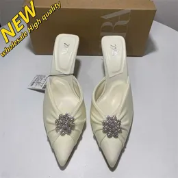 Negozio a buon mercato 90% di sconto all'ingrosso Hollow Za 2024 indietro scarpe da donna decorazione con diamanti a punta fascia fiore pulsante tacchi alti sandali con tacco sottili di alta qualità