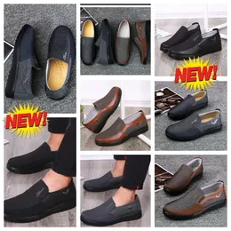 النموذج الرسمي المصممون Gai Man Blacks Shoes Point Toes Party Banquet Suit Men Business Heel Designer Treasable Shoes 38-50 Soft
