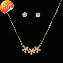 Japanska och koreanska mode små blomma smycken ny produkt daisy hänge halsband nätverk populära samma stil tillbehör