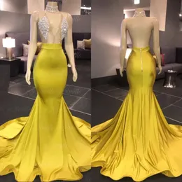 골드 무도회 노란색 드레스 섹시 V 목 소매 소매 인어 홀터 오픈 백 스윕 트레인 공식적인 아프리카 이브닝 드레스