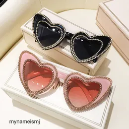 2 PCS 패션 럭셔리 디자이너 다이아몬드 세트 사랑 선글라스 2022 New Sunglasses Women in Cove Shape Noble Flash Diamond