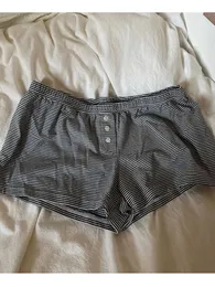 Gestreifte Knopf-beiläufige Shorts Sommer gestrickte Baumwolle elastische hohe Taille Startseite kurze Hose Frauen Vintage süße gerade Jogginghose Y2k 240322