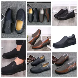 أحذية غير رسمية Gai Shoeaker Sport Cloth Shoes Men Solverical Top Top Shoes Soft Sole Slipper Flats Leather Men Men Shoel Black Sivers Soft 38-50