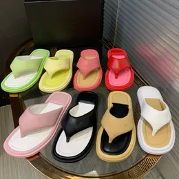 2024 Summer Smile Cloud Slippers Flip Flops Kawaii Rainbow Slides Woman Platform Sandaler inomhus badrum tofflor