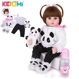 حيوانات أفخم محشوة Keiumi Whosa 18inch Newborn Menina Reborn Baby Baby Baby Cute Panda Cartoon Beb Childrens Day Gifts with 3 PCS Hair Clip L240322