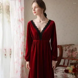 Damen-Nachtwäsche, Velours-Robe, höfischer Stil, sexy Samt, langes Nachtkleid, Prinzessinnen-Nachthemd, Damen-Herbst-Winter, rückenfreies Vintage-Nachthemd