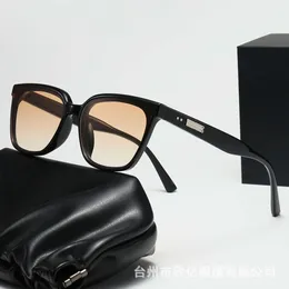 2 pcs Fashion luxury designer 23 New Korean version GM square large frame highend sunglasses with a plain appearance and a large face that appears thin mesh red and UV re