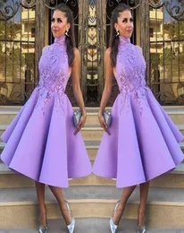 Luz roxo sem mangas curto vestidos de dama de honra renda apliques alto pescoço cetim na altura do joelho vestidos de dama de honra para casamento formal pa3698200