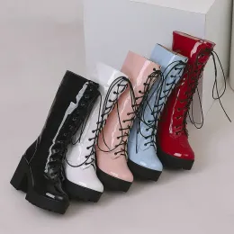 Botas brilhantes em couro de couro azul azul vermelho midcalf botas femininas de inverno falam peles ladeadas de plataforma quente sapatos quadrados saltos altos robustos