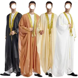 Etniska kläder över gränserna mellan östra östra mäns arabiska mantel Dubai broderad långärmad hängande skägg guld pärla chiffon ytterkläder