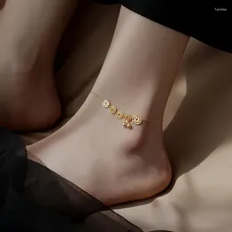 Anklets 925 여성을위한 은색 구리 동전 피트 체인 소수 디자인 감각 벨 2024 여름 패션 단계