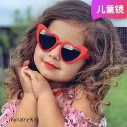 2 pcs Fashion luxury designer Childrens love Sunglasses 2020 new childrens fashion peach heart comfortable sunglasses Fashion versatile baby Sunglasses