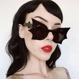 2 Stück Mode Luxus Designer Fledermaus Hip Hop Lustige Sonnenbrille 2023 Neue Schmetterlings-Sonnenbrille mit konkaver Form Beliebt im Internet Nachtclub Bounce Di Sonnenbrille