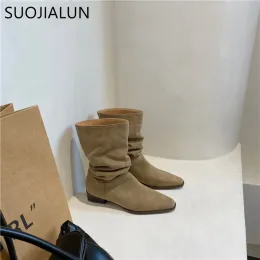 Boots Suojialun 2023 Осенние женщины короткие ботинки модные плиссированные скольжения на дамских рыцарских сапогах.