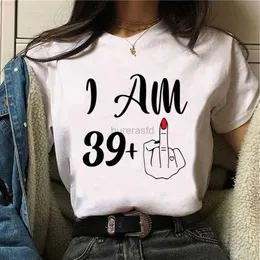 女性用Tシャツ40 ANS 40歳の誕生日Tシャツストリート服面白いTシャツガールハラジュクデザイナーグラフィック服トップノッチレディースハラジュクTシャツ240323