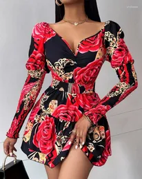 Повседневные платья женские, весенняя мода 2024, сексуальное многослойное платье с v-образным вырезом и цветочным принтом, с рукавами Жиго, мини-приталенный крой