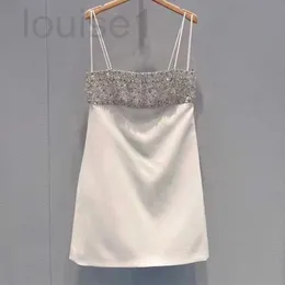 Abiti casual di base Designer di marca Miu Abito bianco cucito a mano Perline di diamanti Appeso Gonna con cinturino Celebrità Nobili Fondo Estate GWT6