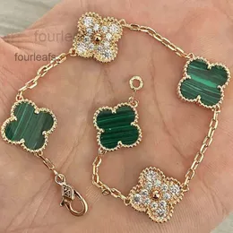 Designer Jewelry Cleef Van Four Leaf Clover Bracelet luxury bracelets light luxury style new fourleaf black shell full of diamonds microencrusted de