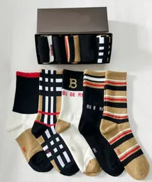 Großhandel Socken Herren Designer Damensocken 100 % reine Baumwolle Sportsocken Mode Amikaki Herren- und Damensöckchen Baumwolle U5