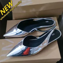 2024 Senaste Fried Street Flat New Fashionable Shoes Shallow Mouth Elastic Belt High-End och High-klass Za Heels Party Silver Paint Effect Sandaler Womens Summer