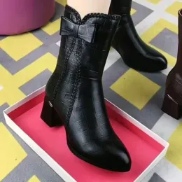 Buty modowe skórzane buty Bowknot Women bo boczne suwaki wysokie obcasy gęste dno wygodne buty botów botas para mujer