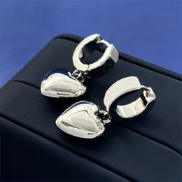 High End Sense Luksusowe kolczyki Małe słodkie styl obręczy Polerowane projektantki Kolczyki dla kobiety romantyczna biżuteria Prezent Wesela ZL188 I4