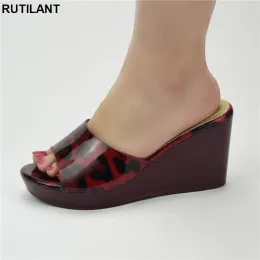 Bombeia os mais recentes sapatos de salto alto africano e mulheres africanas e elegantes sapatos de cunha superior de cristal