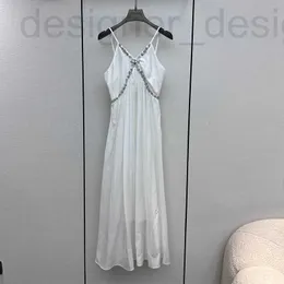 Vestidos casuais básicos marca de grife vestido estilo Boutique Miu com miçangas cravejadas de diamantes, saia na altura do joelho, vestido de férias de fada com decote em V slim fit, verão novo L8MV