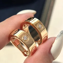 Orecchini classici di design con orecchini a cerchio per donne V-Oro placcato oro argento ago intarsiato CZ orecchino con diamanti 11/13/15MM larghezza gioielleria raffinata donna ragazza regalo per feste