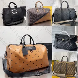 Popular Proder Designer Bag Designer Duffle Bag Men Mulheres Moda Bolsa de Viagem de Grande Capacidade Zíper Bag de Viagem Crossbody de ombro de couro aberto