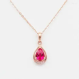 Wisiorki Kreatywny design 585 Purple Gold Inkrustowany Ruby Water Drop Pendant Exaridy Light Luksusowy platedę biżuterii róży 14K Rose dla kobiet