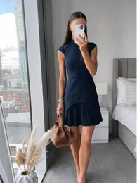 Mulheres elegante emendado mini vestido sólido em pé pescoço sem mangas apertado ajuste vestido 2024 verão moda feminina rua plissado robe 240322