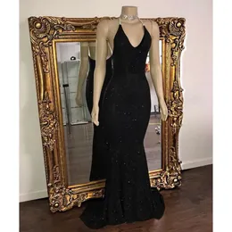 Prom Black Sequined Dresses Mermaid Dubai Halter Neck Sexig rygglös veck golvlängd formell fest aftonklänning skräddarsydd billig