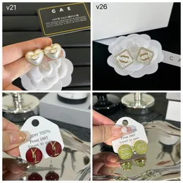أقراط الأذن stud style style Red Charm Orrings Designer Designer Jewelry Simple Design Heart Ear Stud Spring Hot Style Gift Arrings بالجملة