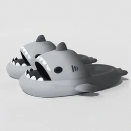 صيف المنزل نساء shark slippers anti-skid eva solid color زوجين للآباء في الهواء الطلق بارد داخلي الأسرة