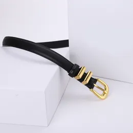 Personlighetsmän Thin Designer Belt Luxury Square Round Buckle Black Belt Leather Woman Men Bekväm midjeband Vit Cintura Donna FA0108 E4