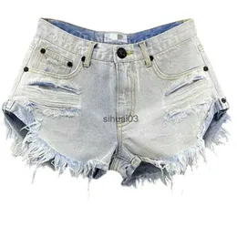 Kvinnors shorts Sexig låg stigning denimshorts 2023 Nya sommarhål Kvinnor Wide Leg Open Front Jeansl2403