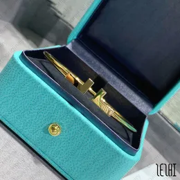Handcuff -armband designer armband guldstapelbara armbanden för kvinnor smycken smycken standardversion OPFU